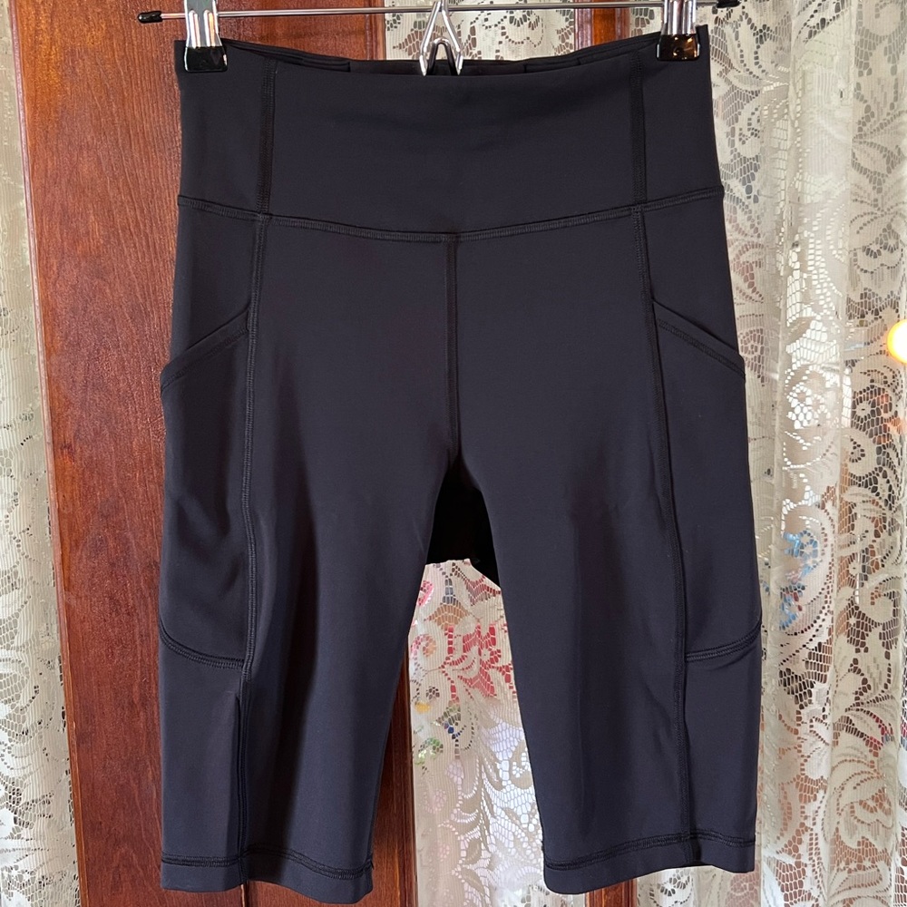 EUC Lululemon Invigorate High-Rise Short 10”